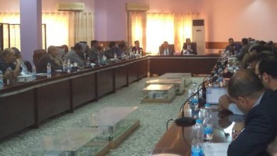 صورة اللجنة العليا لمتابعة المشاريع والخدمات تعقد أجتماعاً لمناقشة بعض المشاريع في المحافظة